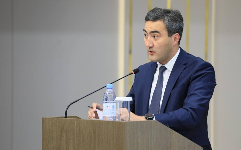 Алмас Салықбаев а