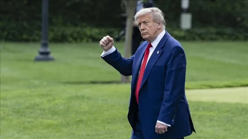 Америка үшін маңызды күн: Трамп түрлі елдермен сауда келісіміне қол қойды