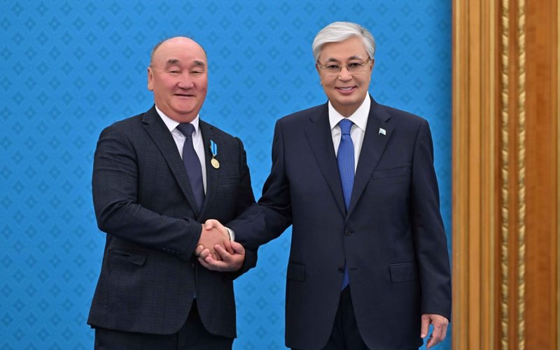 Мемлекет басшысы көлік саласының қызметкерлерін марапаттады