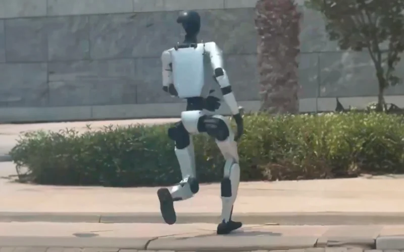 Дубайда көшеде жүгірген роботтың видеосы желіде тарады