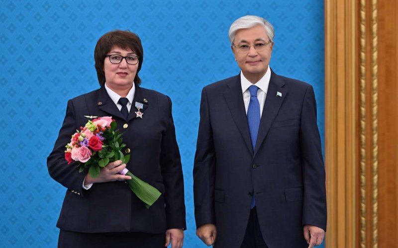 Мемлекет басшысы көлік саласының қызметкерлерін марапаттады