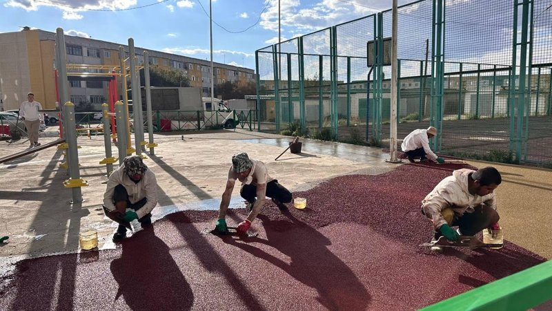 Ұлытау облысының әкімі Жезқазған қаласындағы аулалардағы ойын алаңдарының жай-күйін тексерді Ұлытау облысының әкімі Жезқазған қаласындағы аулалардағы ойын алаңдарының жай-күйін тексерді