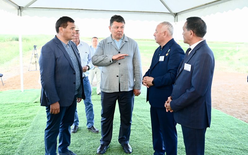 Қанат Бозымбаев Қызылорда облысының аграршыларымен кездесті Қанат Бозымбаев Қызылорда облысының аграршыларымен кездесті