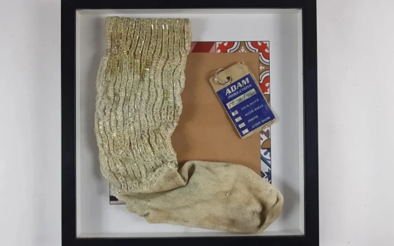 Майкл Джексонның 1997 жылы Ниццада болған концертінде киген шұлығы аукционда 6200 еуроға сатылды