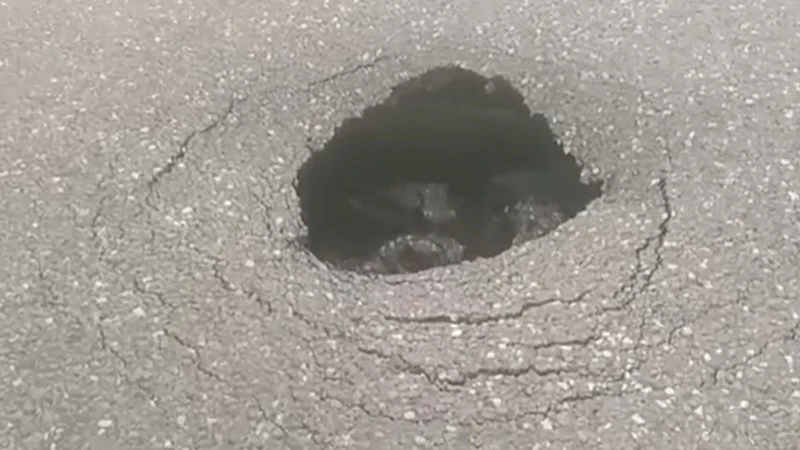 Дорожное полотно повредили в Жамбылской области