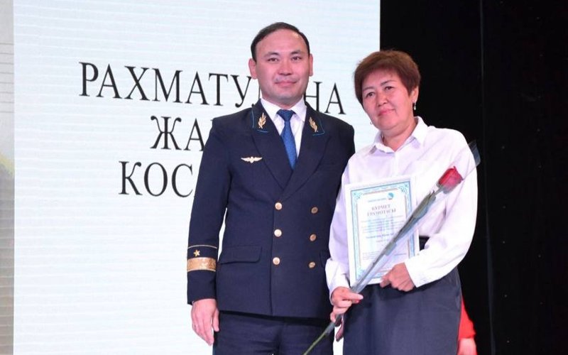Более 60 акмолинских работников железной дороги получили награды в профессиональный праздник
