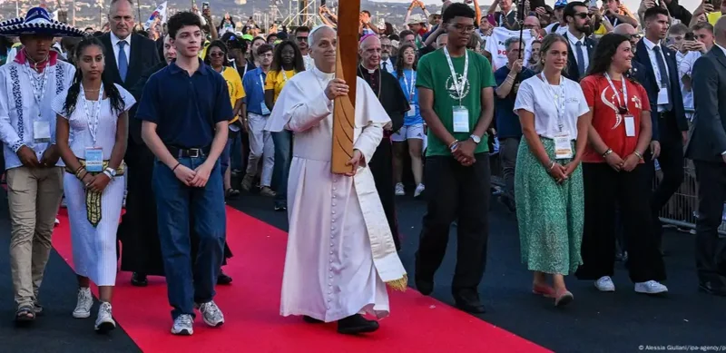 Papa Lev XIV ótkizgen messege 1 mıllıonnan astam adam qatysty
