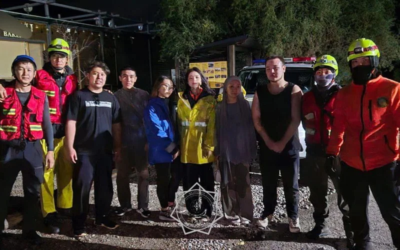 Двух девушек спутили с горы высотой  1600 метров близ Алматы