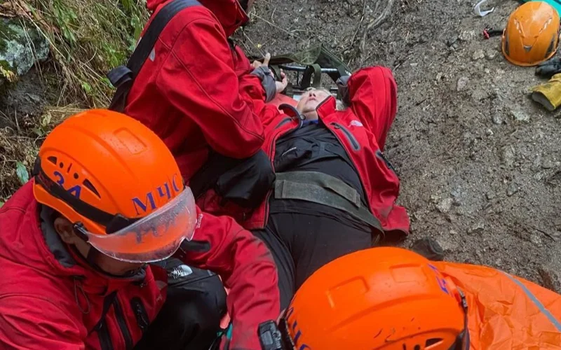 Женщину с травмой эвакуировали с высоты 2650 метров в Алматы