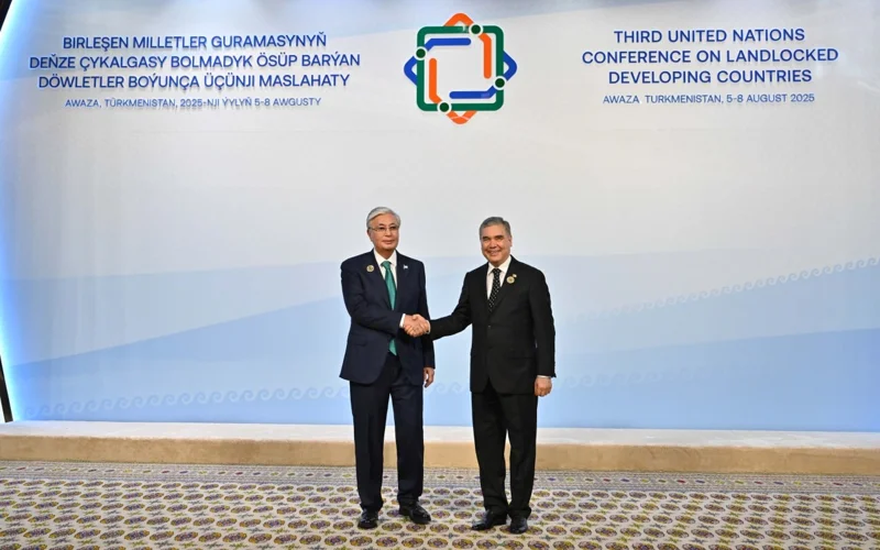 Kazakh President arrives at Avaza Congress Center