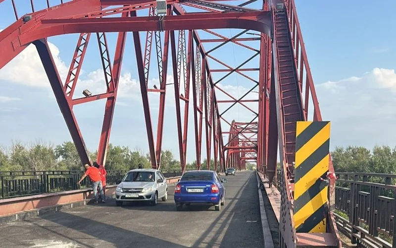 Oralda Jaıyq ózeninen ótetin kópir kólik qozǵalysy úshin ashyldy