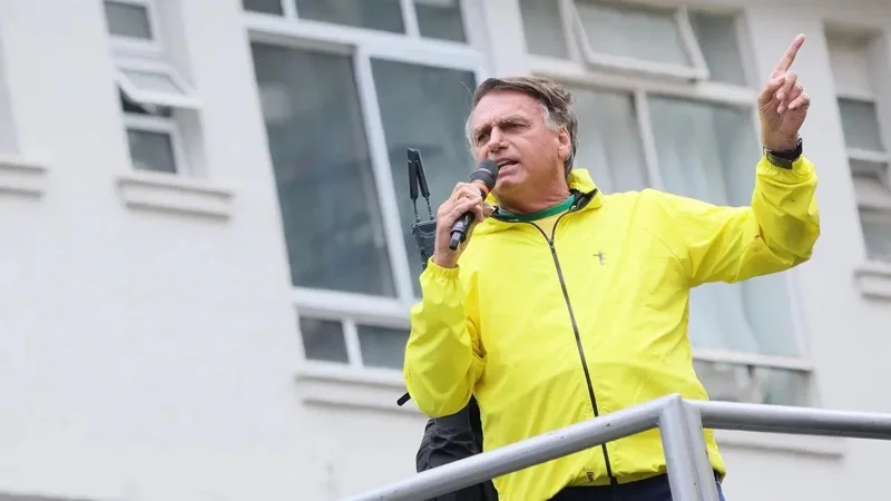 Экс-президент Бразилии Жаир Болсонару взят под домашний арест