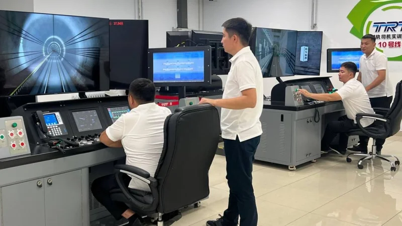 ЛРТ пойыздарының машинисттері