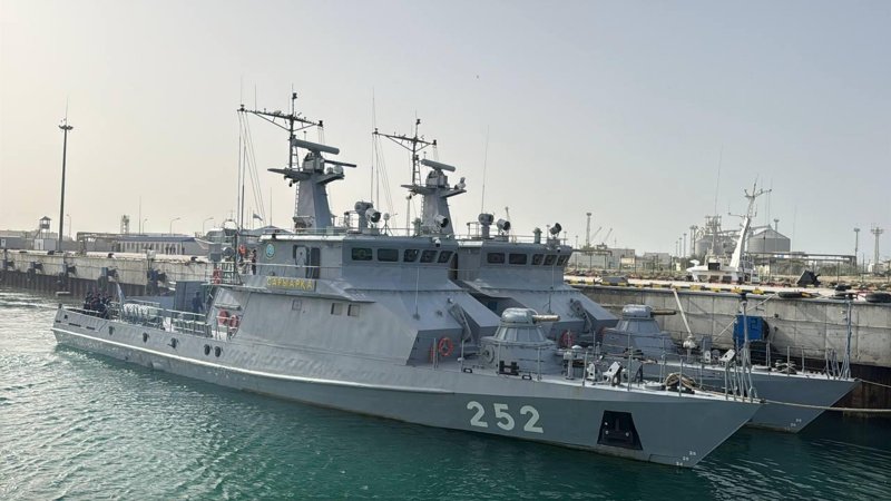 Каспий, военные моряки