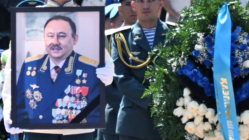 «Казахстан никогда тебя не забудет»: как прощались с Талгатом Мусабаевым в Алматы «Казахстан никогда тебя не забудет»: как прощались с Талгатом Мусабаевым в Алматы
