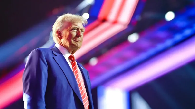 Трамп Үндістан тауарларына 25% қосымша баж салығын енгізді