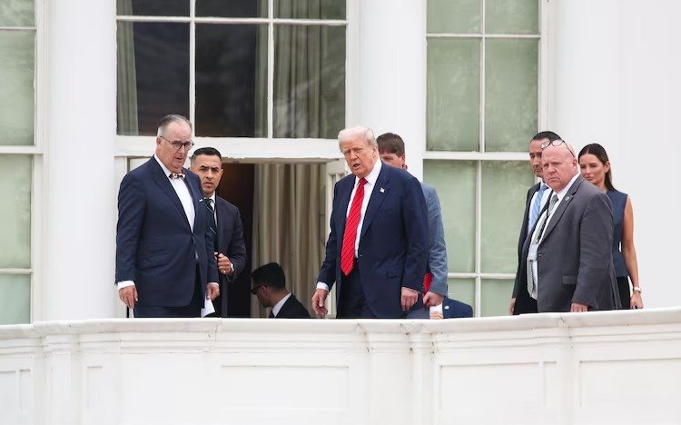 Трамп 6 августа выступит с заявлением из Овального кабинета Трамп 6 августа выступит с заявлением из Овального кабинета
