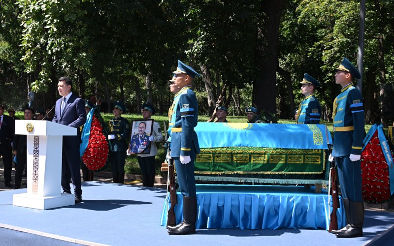 В Алматы прощаются с космонавтом Талгатом Мусабаевым В Алматы прощаются с космонавтом Талгатом Мусабаевым