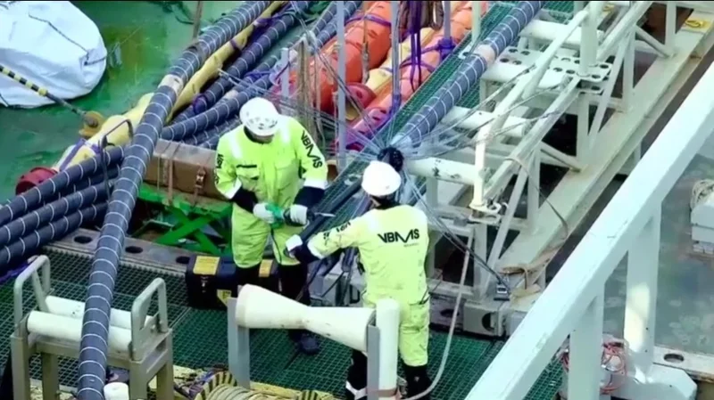 Kazahstanskıe ınjenery nachalı obsledovanıe dna Kaspııa dlıa prokladkı lınıı svıazı