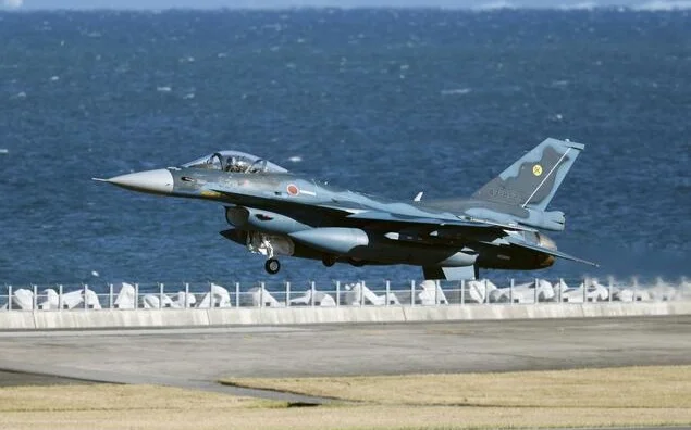 File photo taken in November 2023 shows an Air Self-Defense Force F-2 fighter jet in Kunisaki, Oita Prefecture. 