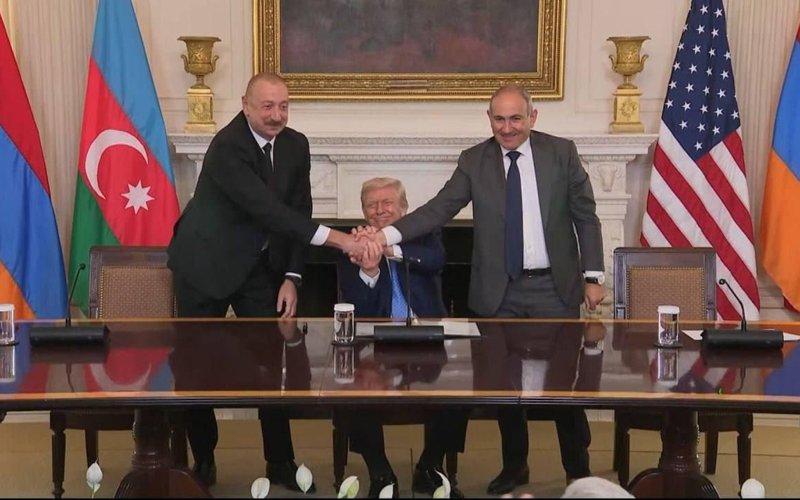 Армения и Азербайджан приняли совместную декларацию о мирном урегулировании Армения и Азербайджан приняли совместную декларацию о мирном урегулировании