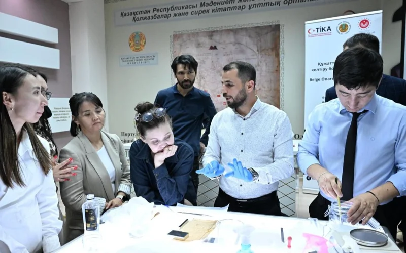 Казахстанские реставраторы обучились восстановлению архивных документов у специалистов из Турции