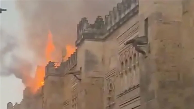 В Испании загорелась Кордовская мечеть - памятник ЮНЕСКО