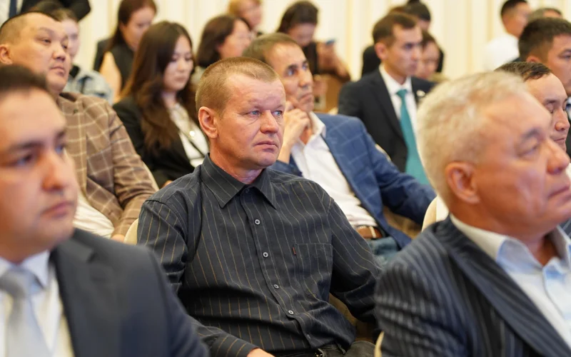 30 лет продолжает дело отца сварщик из города Щучинска