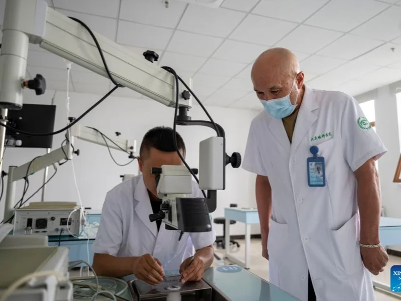 Kazakh ophthalmologist witnesses China, Kazakhstan lasting friendship in Daqing