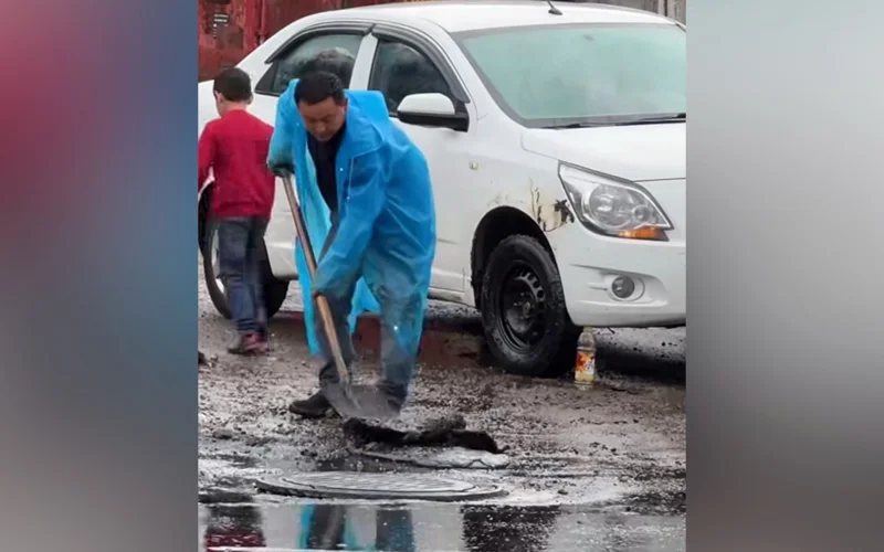 В Усть-Каменогорске колеса машин завязли в битуме