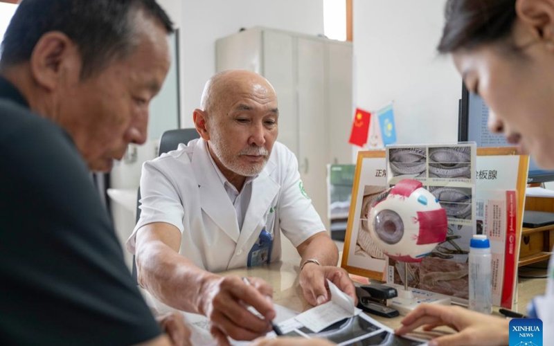 Kazakh ophthalmologist witnesses China, Kazakhstan lasting friendship in Daqing