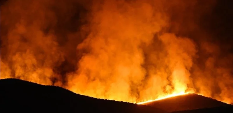 Evacuation orders lifted after brush fire uproots thousands in southern California