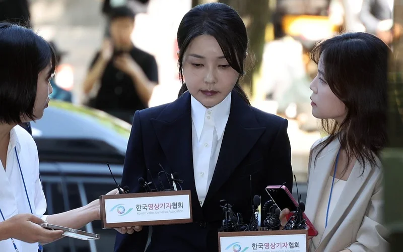 S. Korea's ex-first lady attends court hearing on her potential arrest