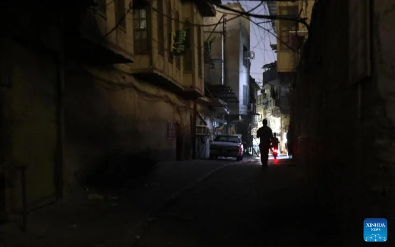 Nationwide blackout hits Iraq as heatwave strains power grid