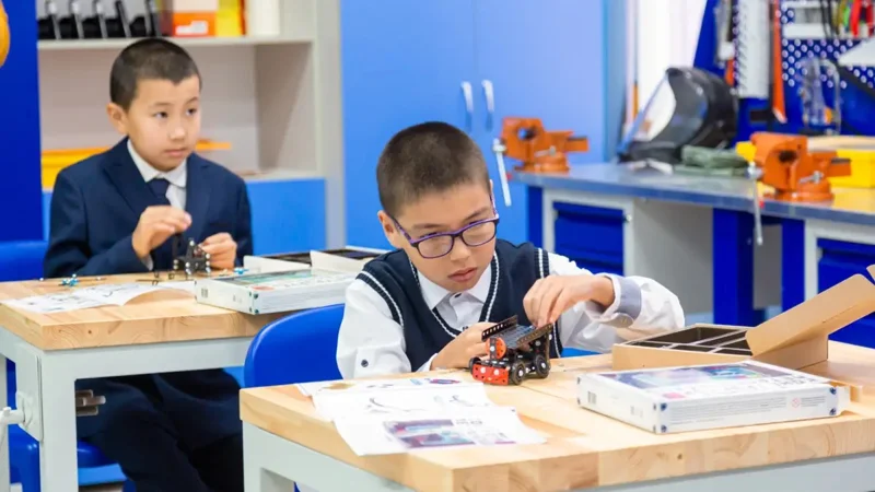 Kazakhstan to introduce AI lessons for grade 1-4 students