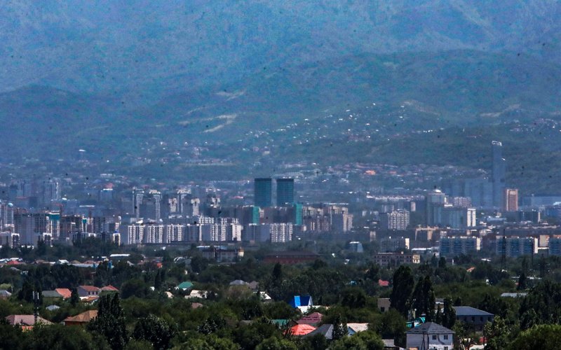 В Алматы обсуждают новые экологические правила — что ждет водителей и шашлычные