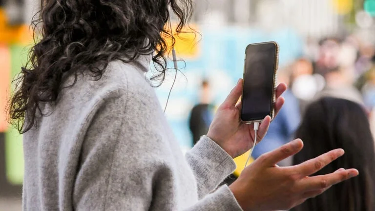 Роскомнадзор сообщил об ограничении звонков через Telegram и WhatsApp