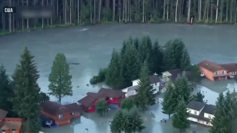 Катаклизмы угрожают переговорам Трампа и Путина на Аляске