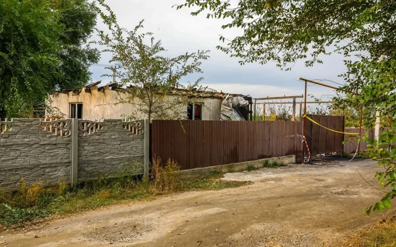 Sherzat ákesiniń úıi órtenýine baılanysty tergeý toqtady