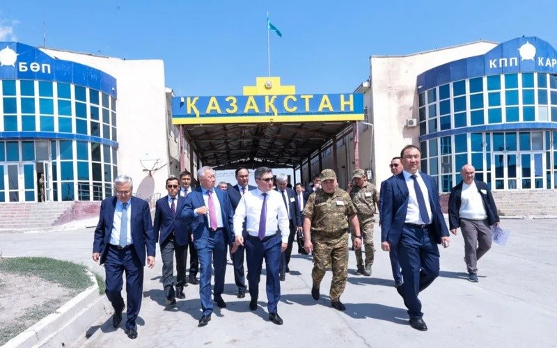 PM Bektenov inspects Kordai, Karasu border checkpoints 