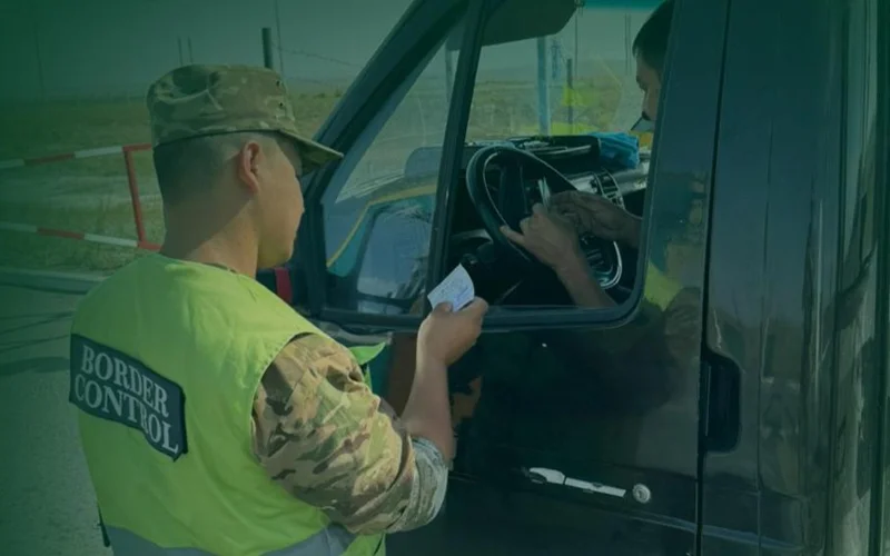 О затруднении передвижения авто на границе Казахстана и России сообщили пограничники