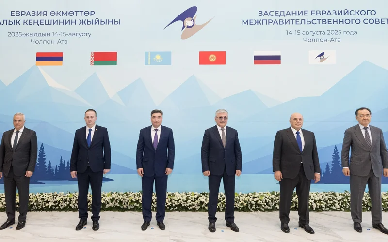 Премьер-министр РК принял участие в заседании ЕМПС в узком формате в Чолпон-Ате