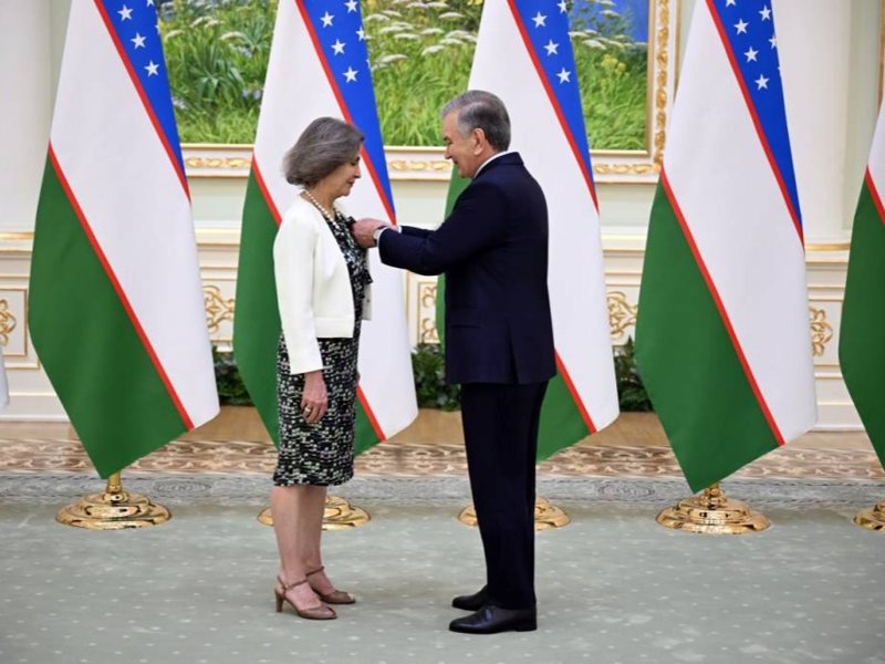 Uzbek President awards outgoing French Ambassador Aurélia Bouchez with Do’stlik Order