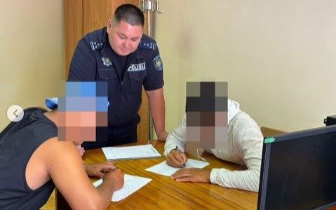  Во время прогулки на катере двое девушек едва не утонули
