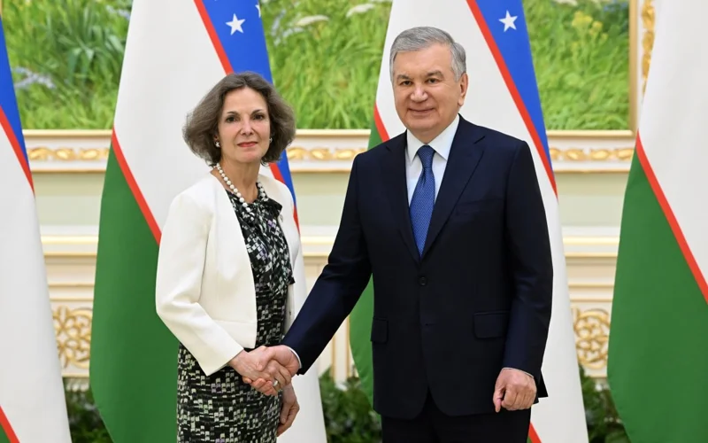 Uzbek President awards outgoing French Ambassador Aurélia Bouchez with Do’stlik Order