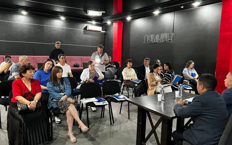 Depýtat Qostanaıda kóppáterli turǵyn úıdi basqarý máselesin kóterdi