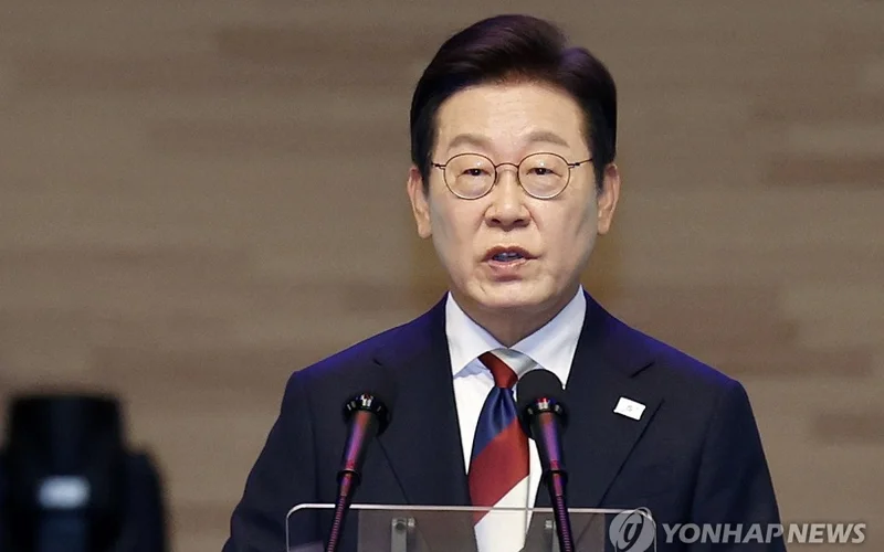 Президент Южной Кореи пообещал уважать политическую систему КНДР