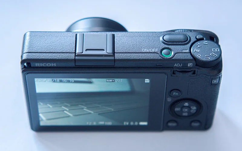 Photo camera