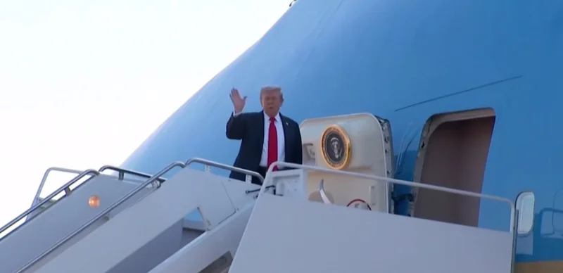Трамп вылетел в Анкоридж на встречу с Путиным