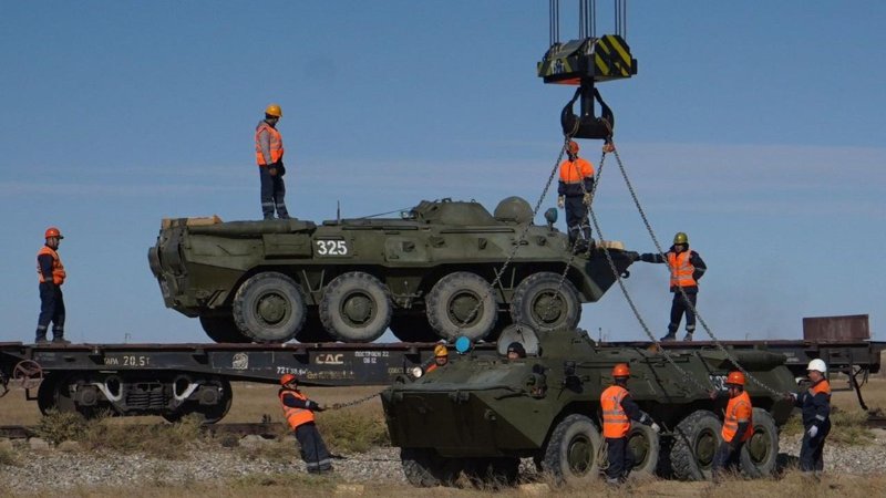 Учения в Карагандинской области: маршруты для военной техники будут известны заранее Учения в Карагандинской области: маршруты для военной техники будут известны заранее